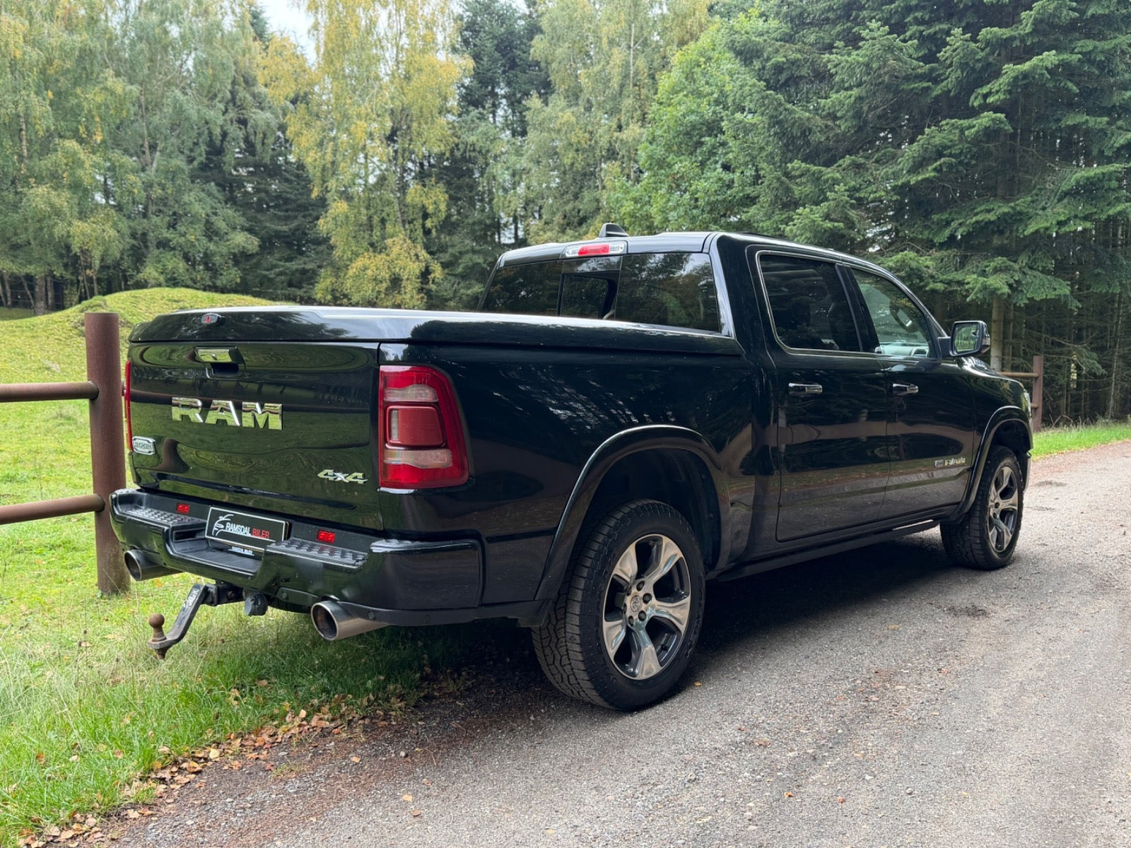 Sort Dodge RAM 1500 fra 2021