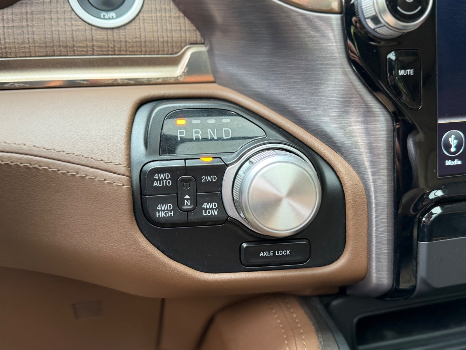 Sort Dodge RAM 1500 fra 2021