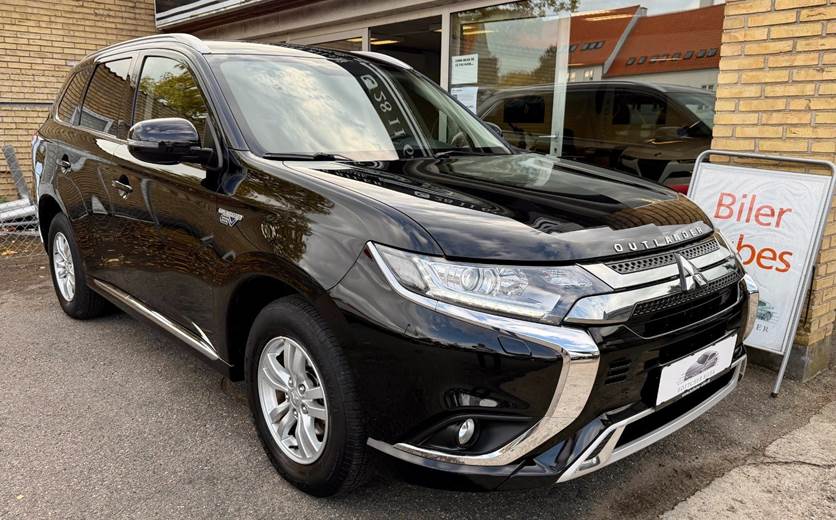 Mitsubishi Outlander 2,4 PHEV Invite+ CVT 4WD