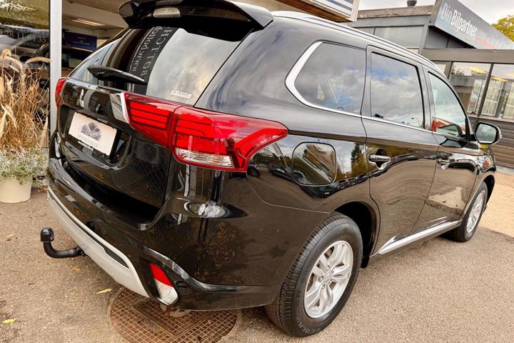 Sort Mitsubishi Outlander fra 2020