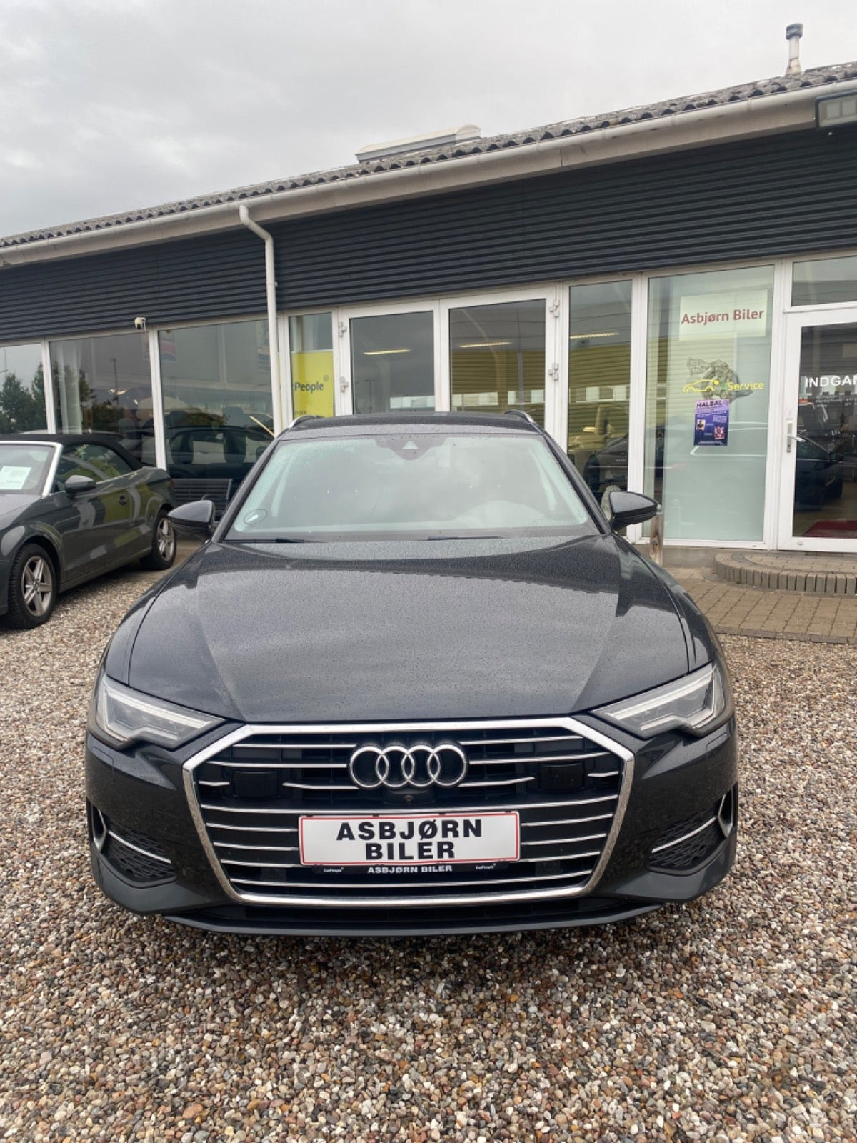 Grå Audi A6 fra 2022