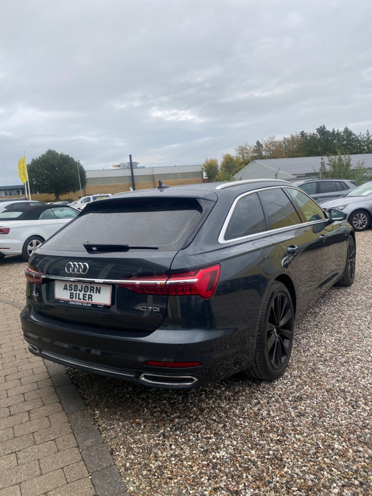 Grå Audi A6 fra 2022