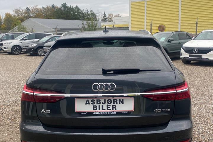 Grå Audi A6 fra 2022