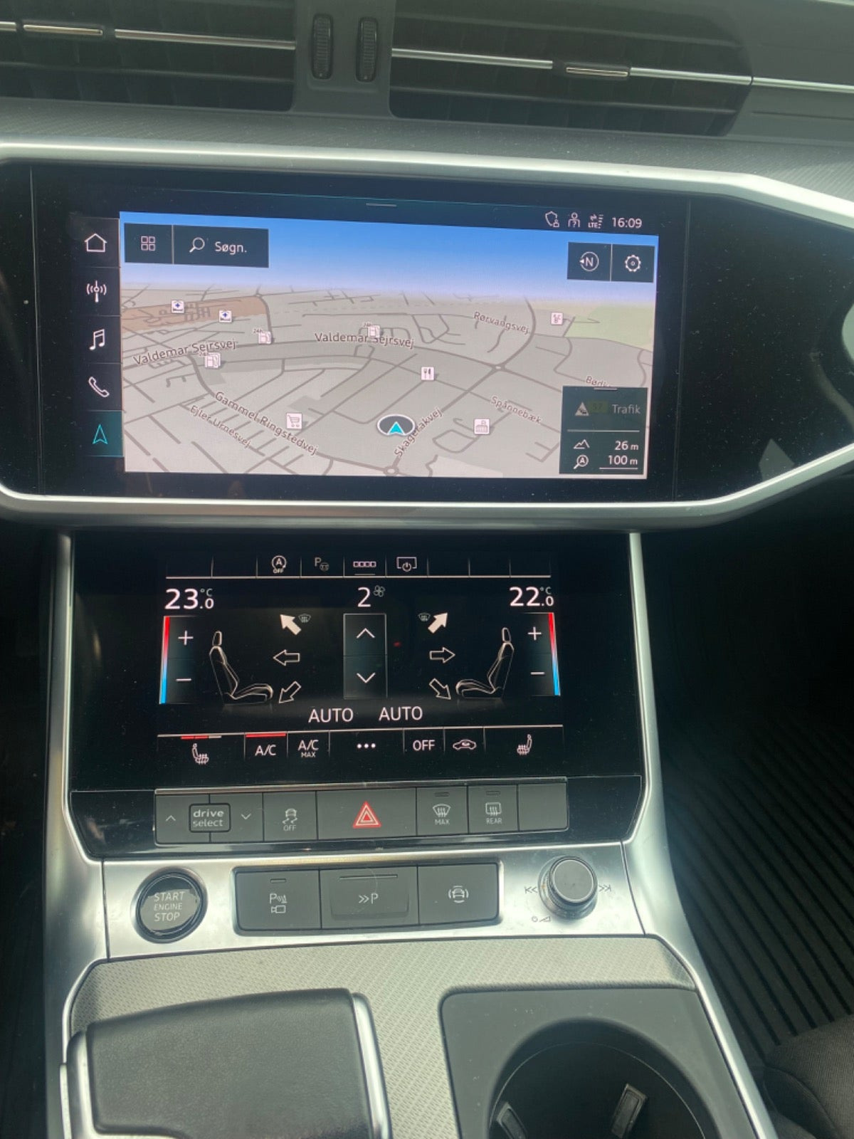 Grå Audi A6 fra 2022