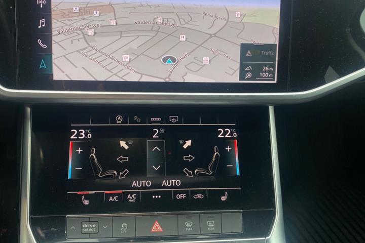Grå Audi A6 fra 2022