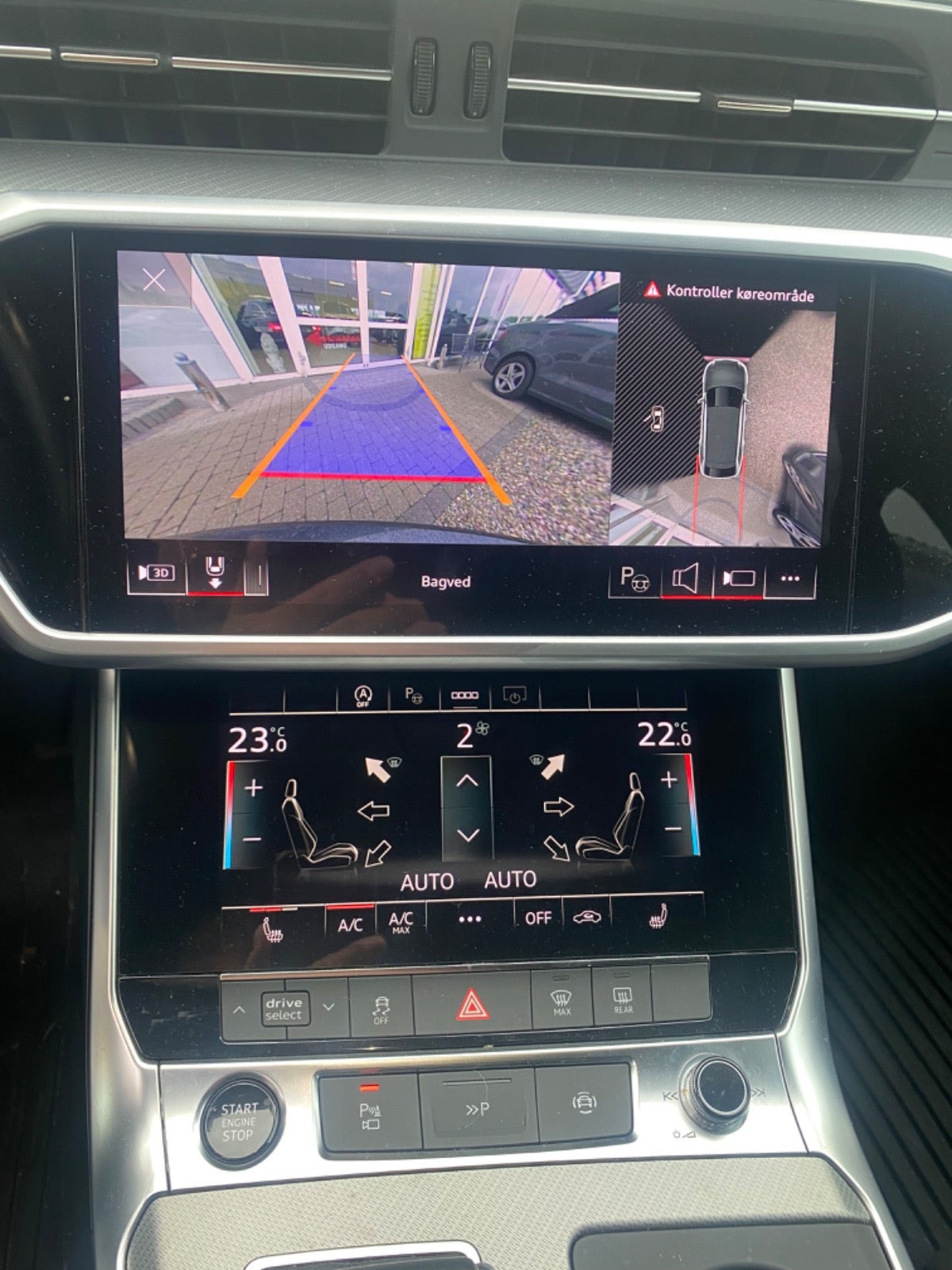 Grå Audi A6 fra 2022