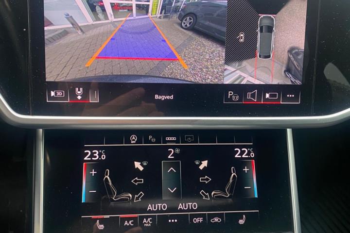 Grå Audi A6 fra 2022