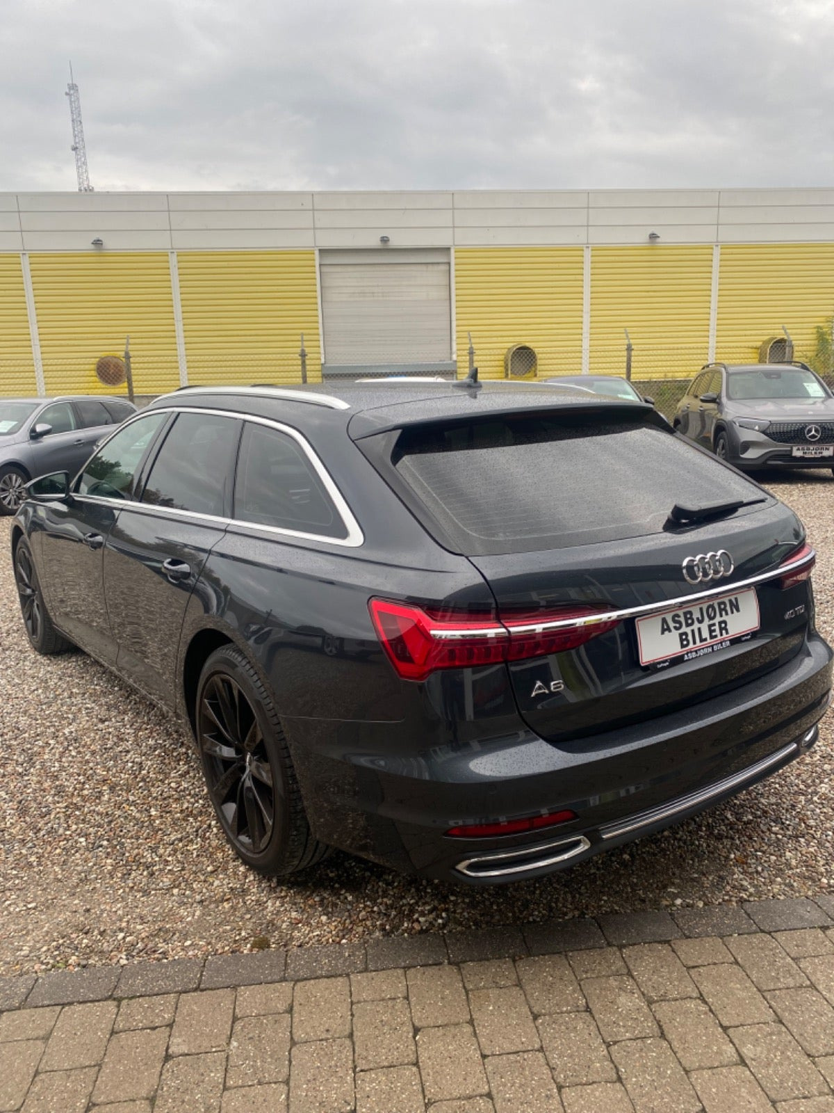 Grå Audi A6 fra 2022