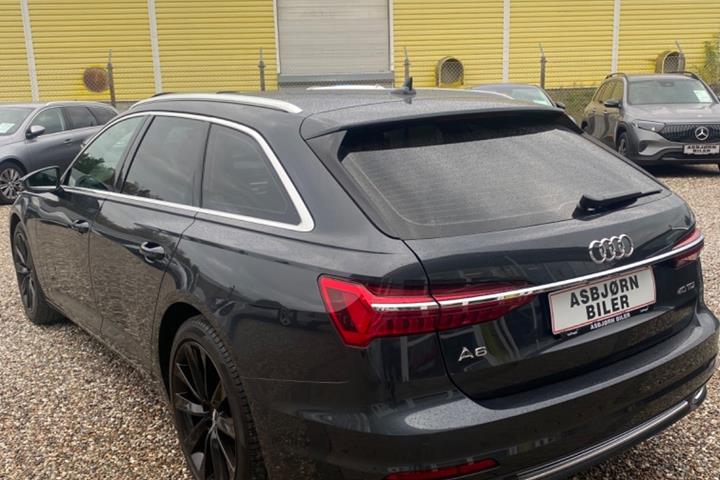 Grå Audi A6 fra 2022