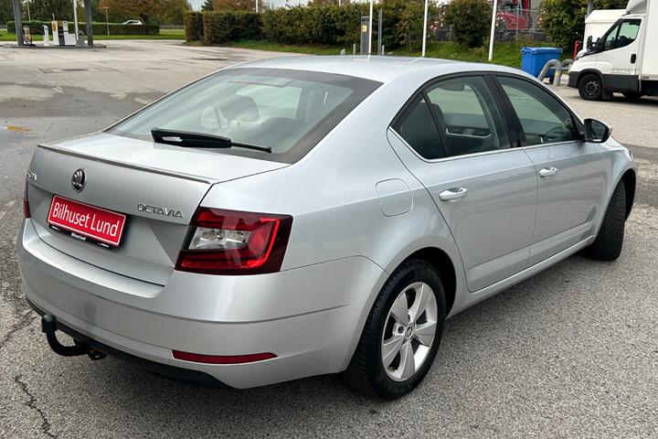 Sølv Skoda Octavia fra 2019