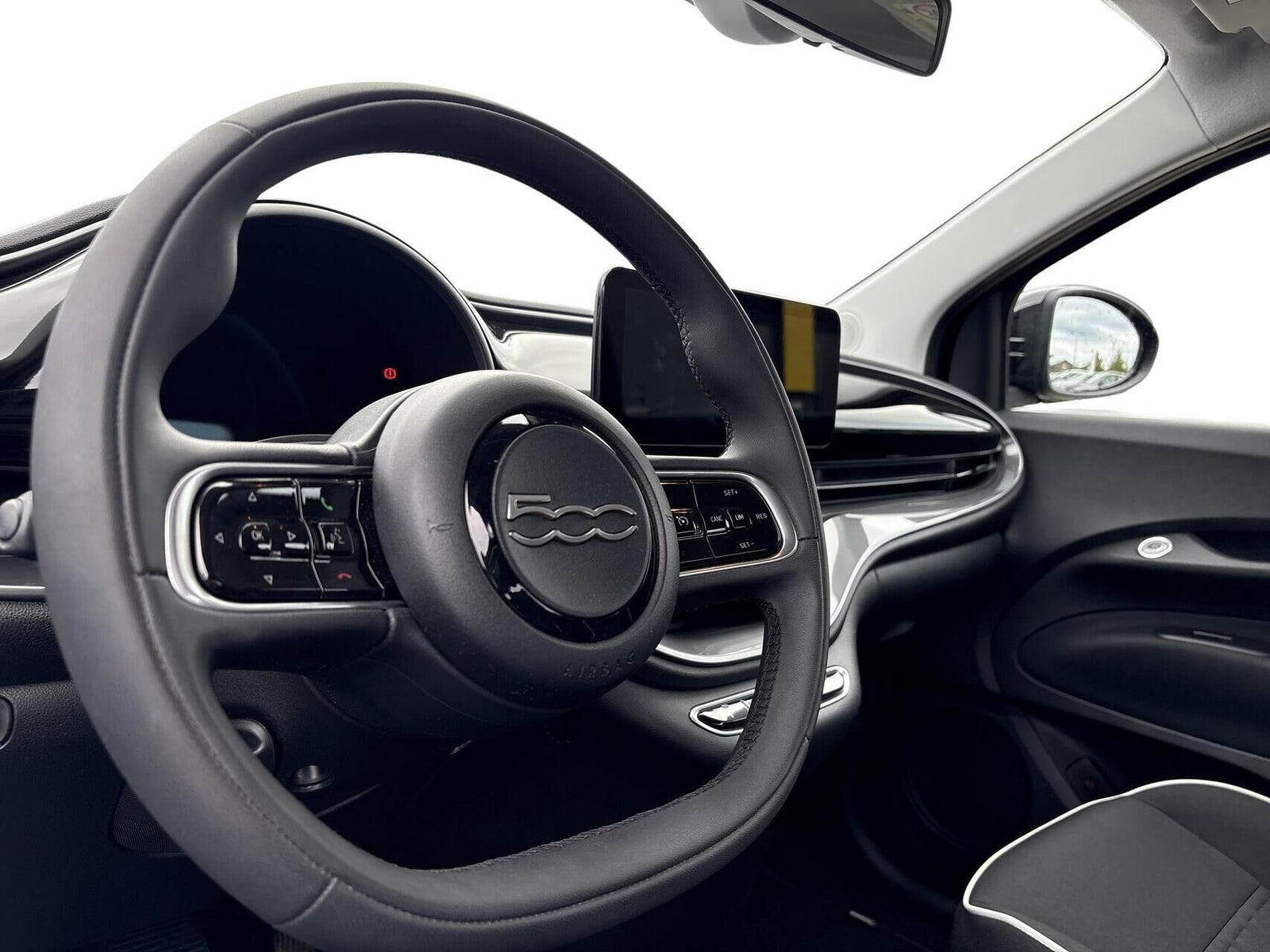 Sort Fiat 500e fra 2024