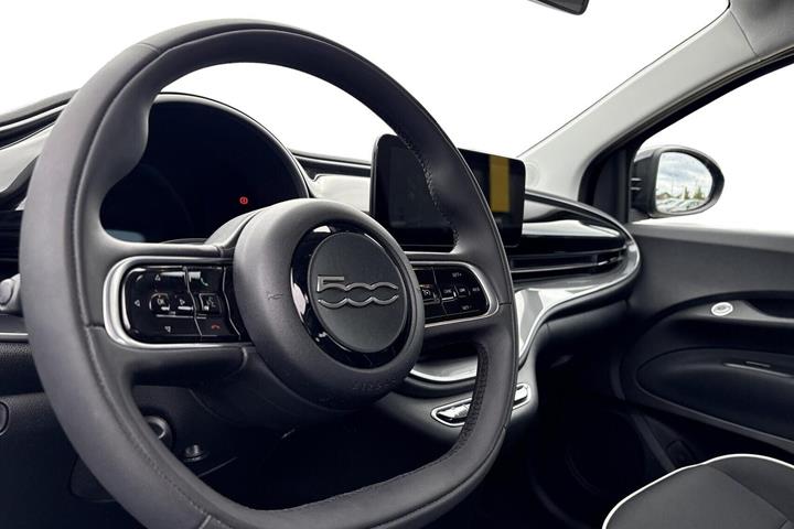 Sort Fiat 500e fra 2024