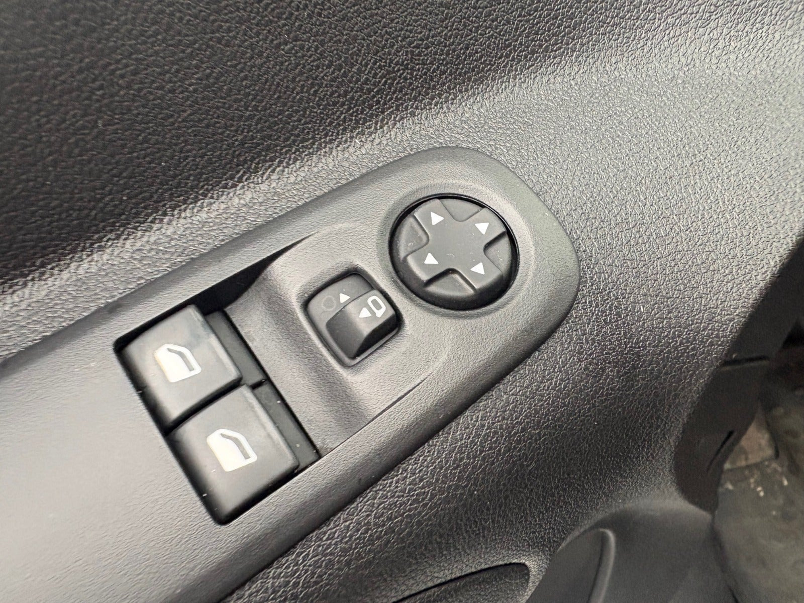 Hvid Citroën Berlingo fra 2021