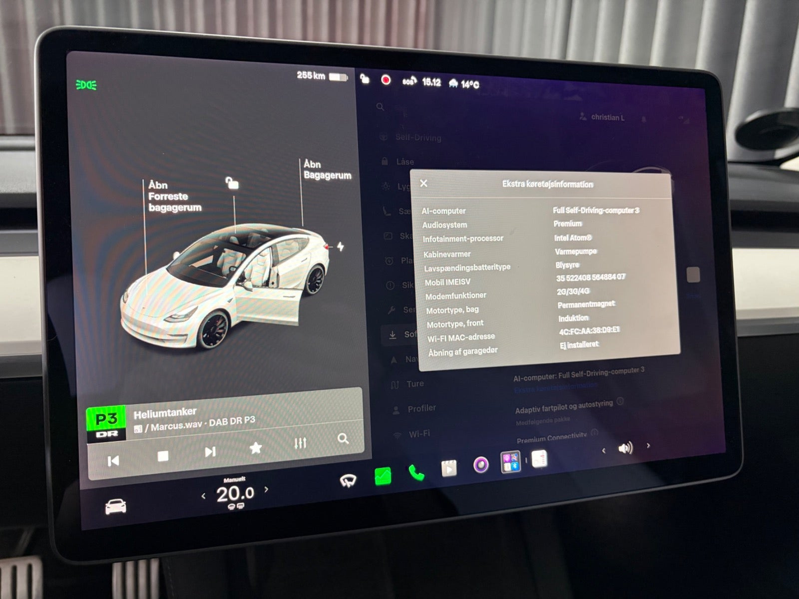 Hvid Tesla Model 3 fra 2021