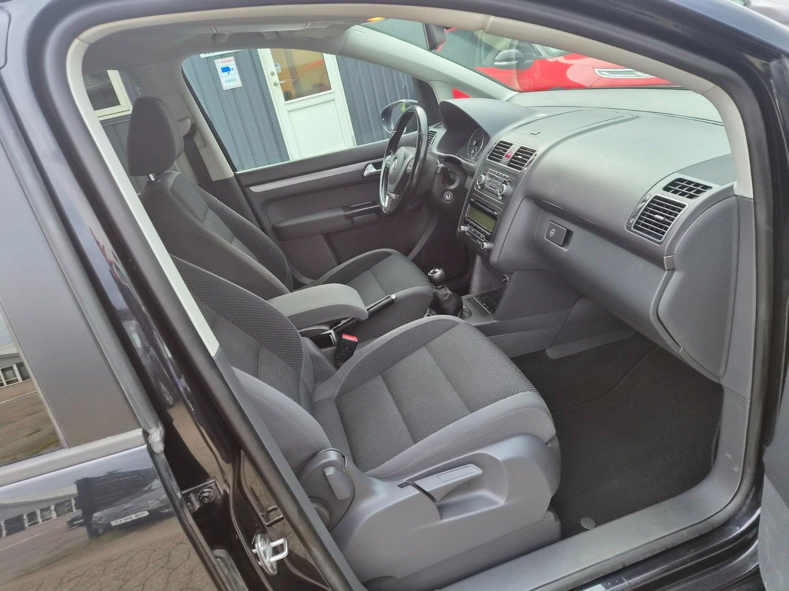Sort VW Touran fra 2011