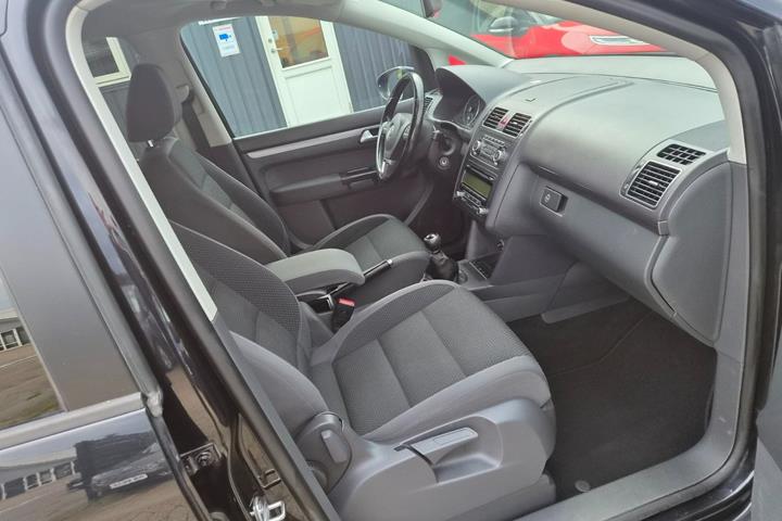 Sort VW Touran fra 2011