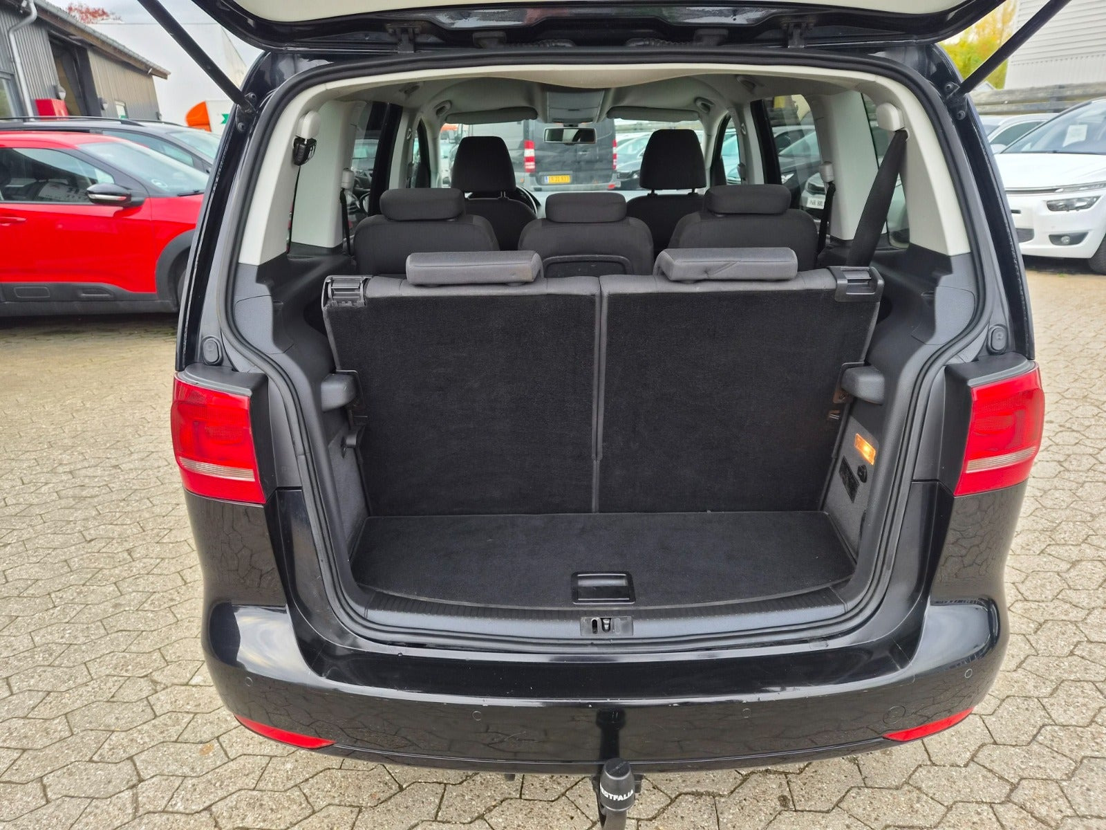 Sort VW Touran fra 2011