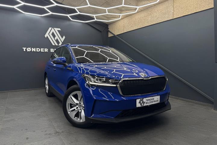 Blå Skoda Enyaq fra 2023