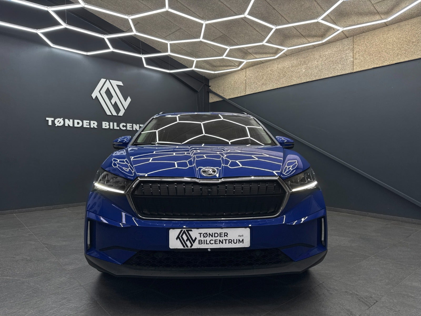 Blå Skoda Enyaq fra 2023