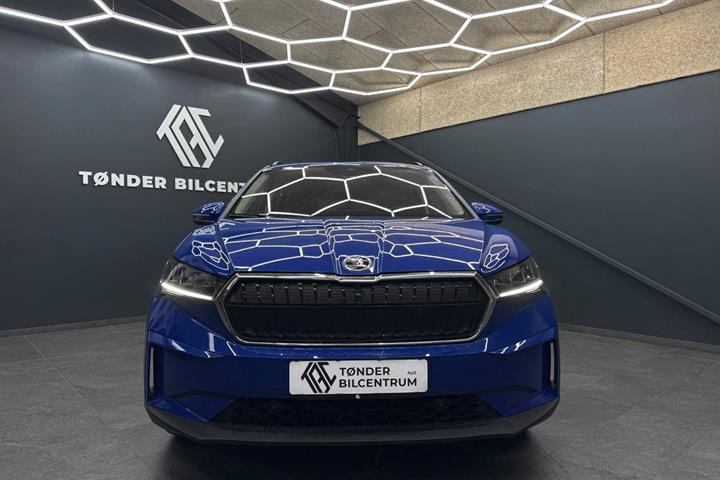 Blå Skoda Enyaq fra 2023