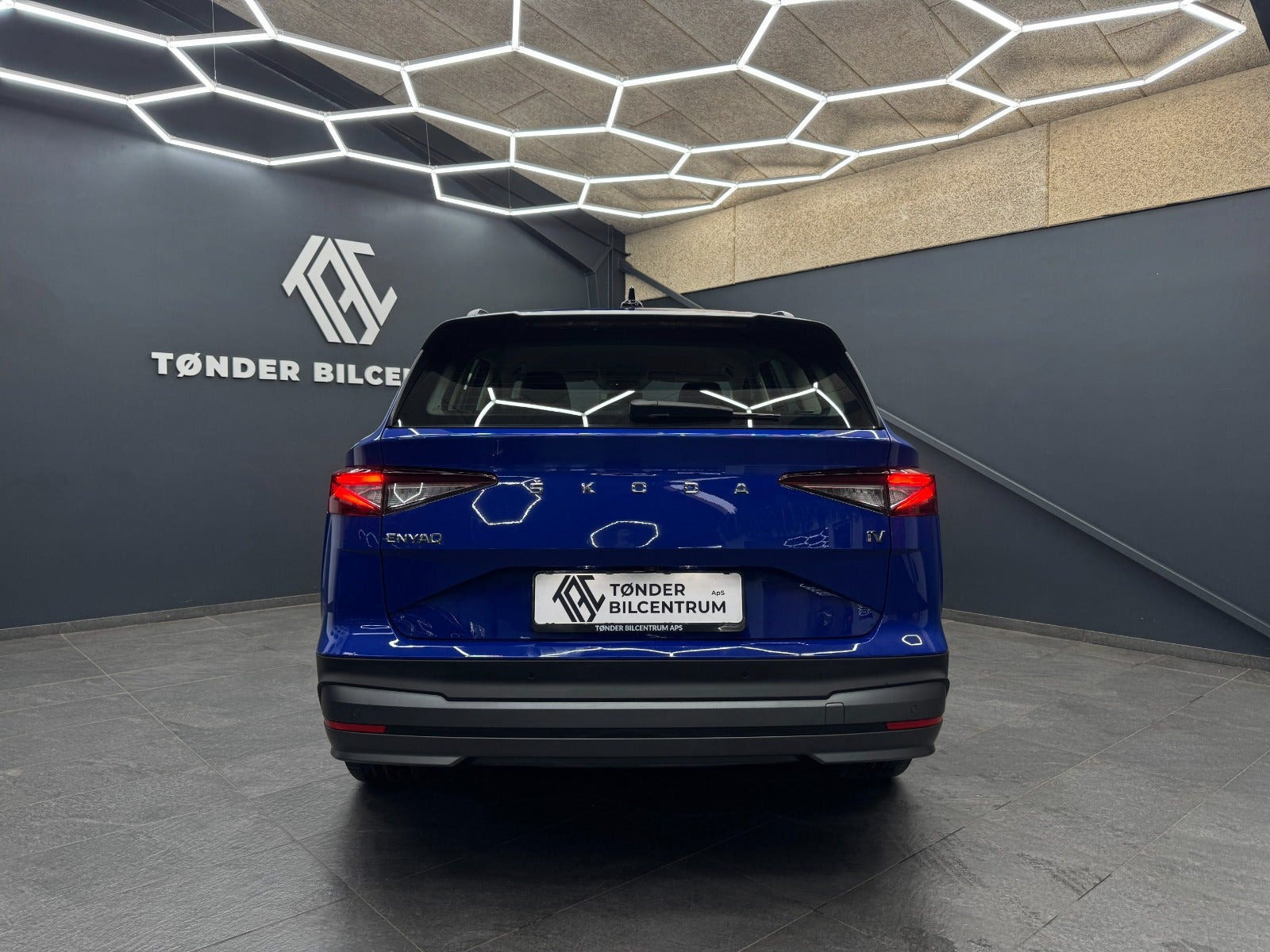 Blå Skoda Enyaq fra 2023