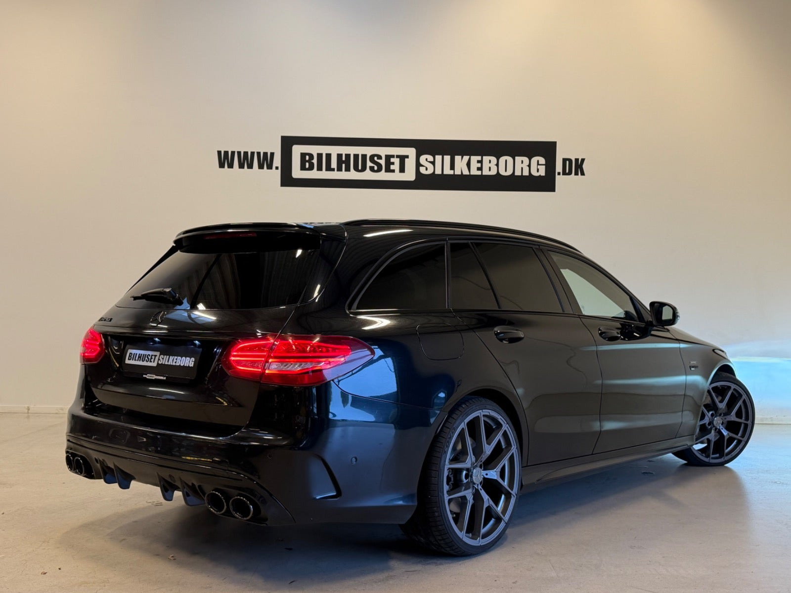 Hvid Mercedes C450 fra 2016
