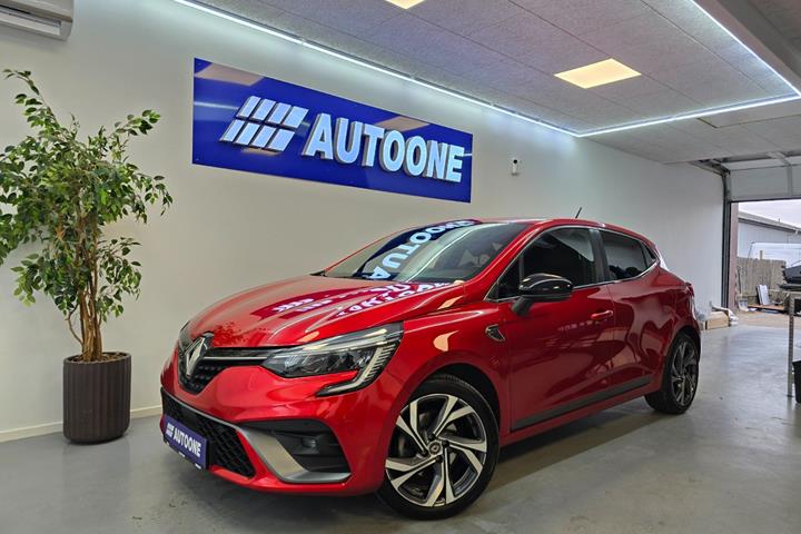 Rød Renault Clio V fra 2020