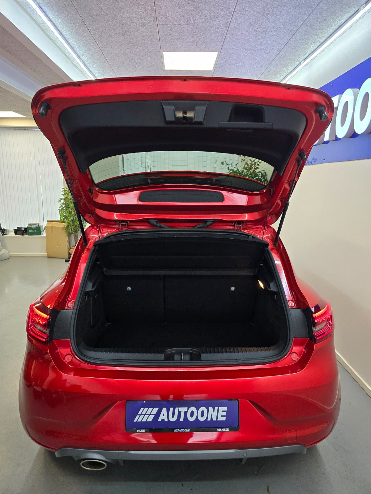Rød Renault Clio V fra 2020