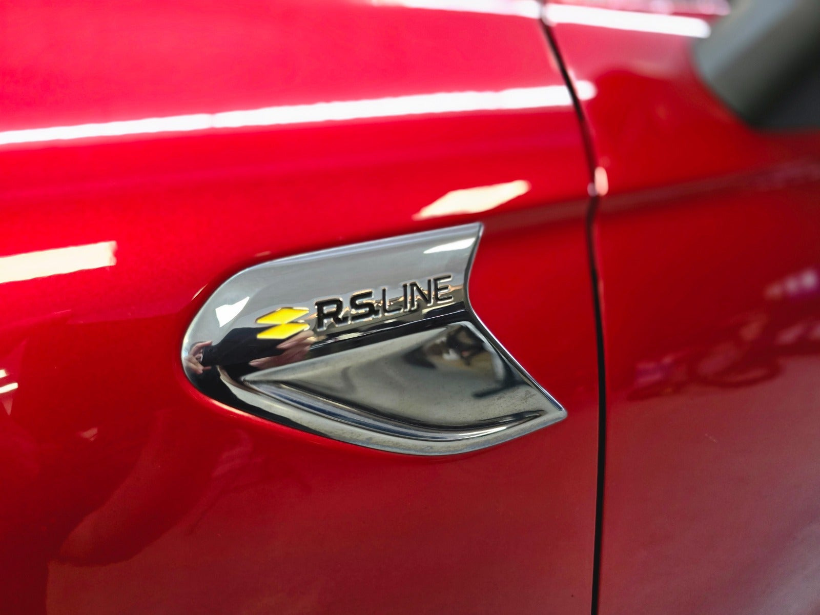 Rød Renault Clio V fra 2020