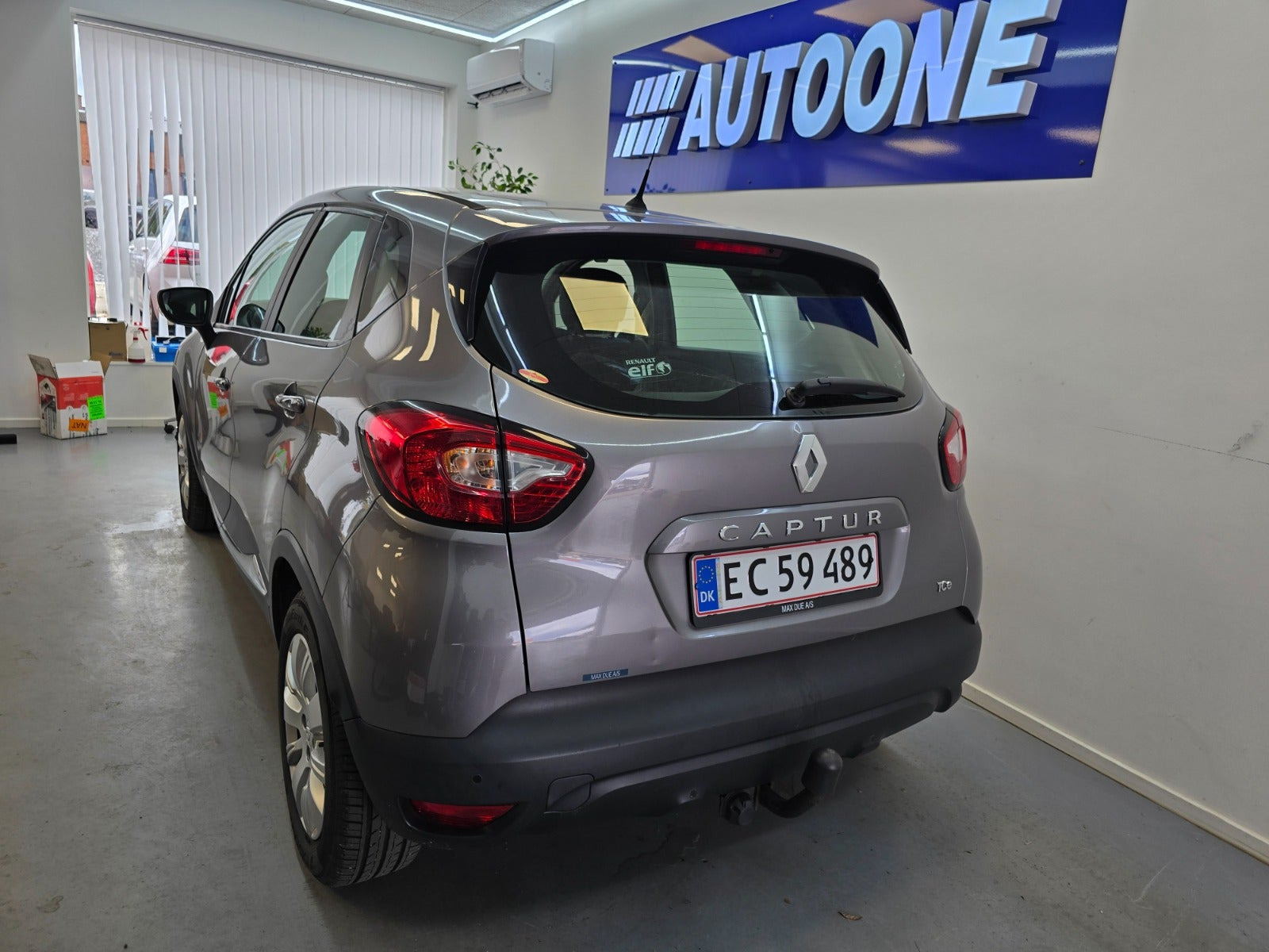 Grå Renault Captur fra 2015
