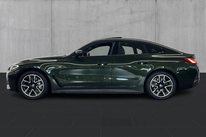 Grøn BMW i4 fra 2024