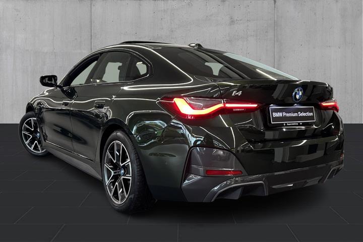 Grøn BMW i4 fra 2024