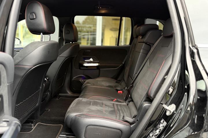 Sort Mercedes EQB350 fra 2023