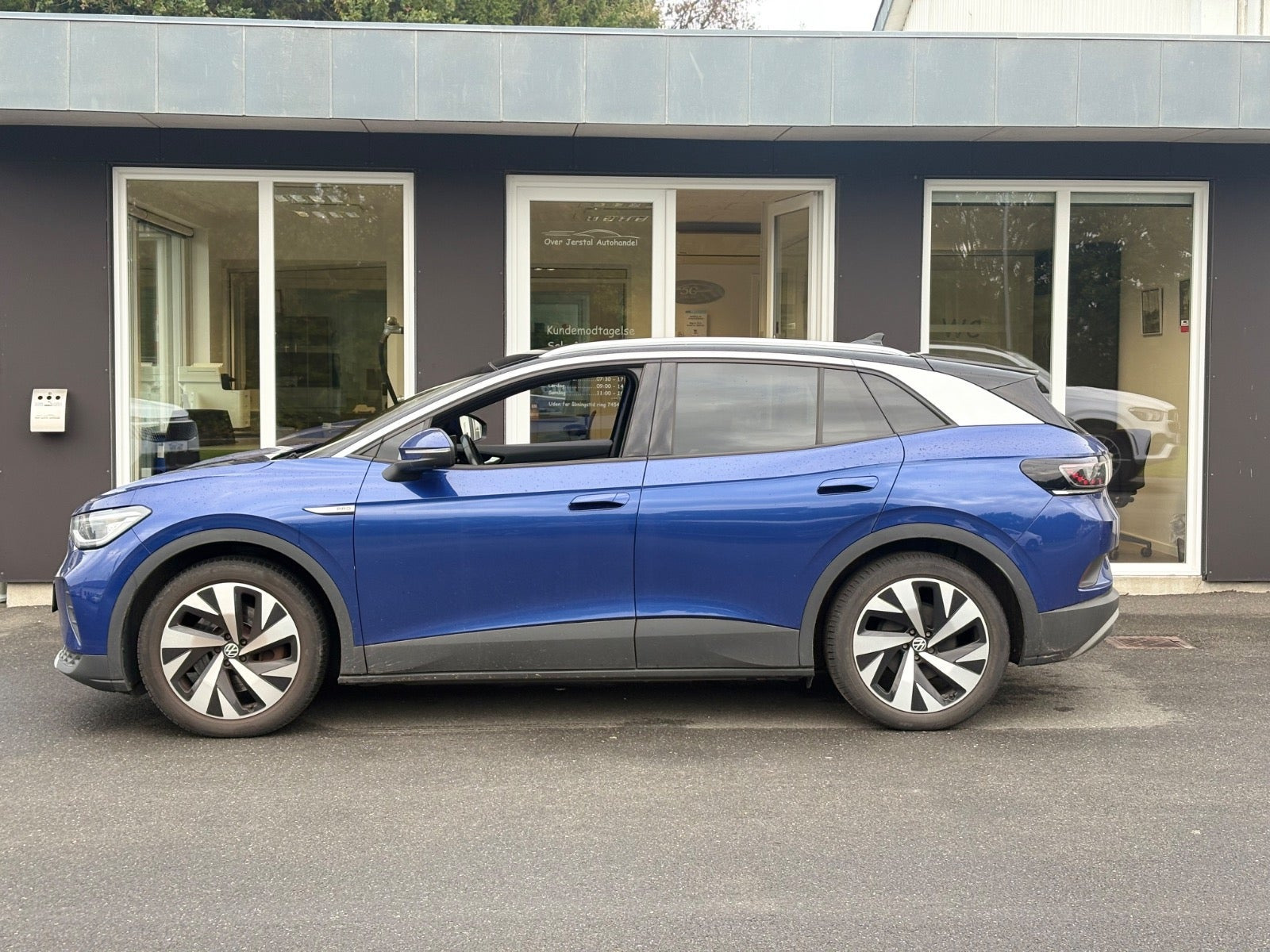 Blå VW ID.4 fra 2021