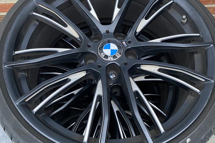 Sort BMW 4-serie fra 2016