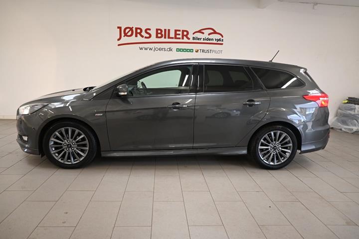 Grå Ford Focus fra 2017
