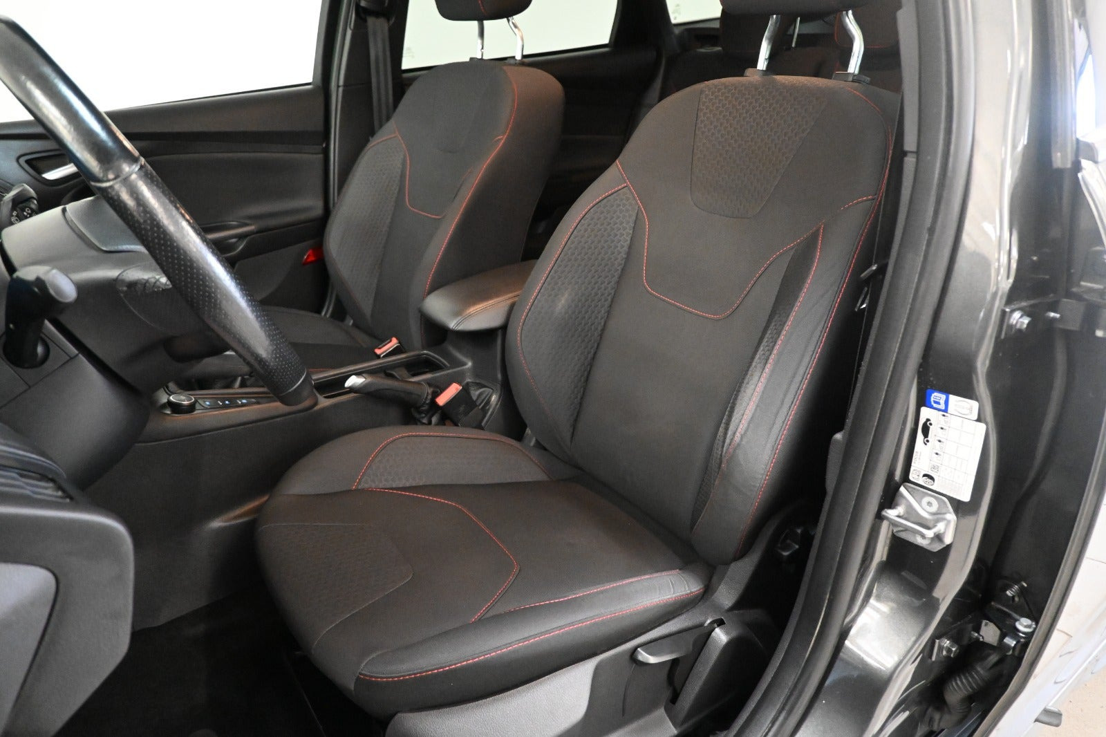 Grå Ford Focus fra 2017