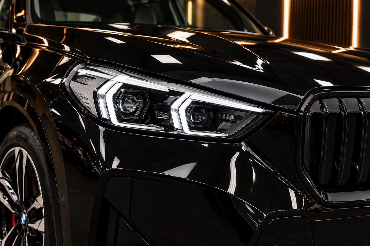Sort BMW iX1 fra 2025