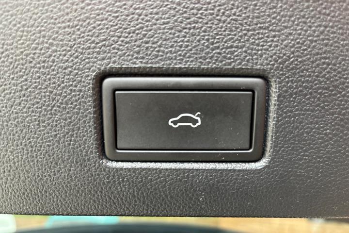 Hvid VW T-Roc fra 2022