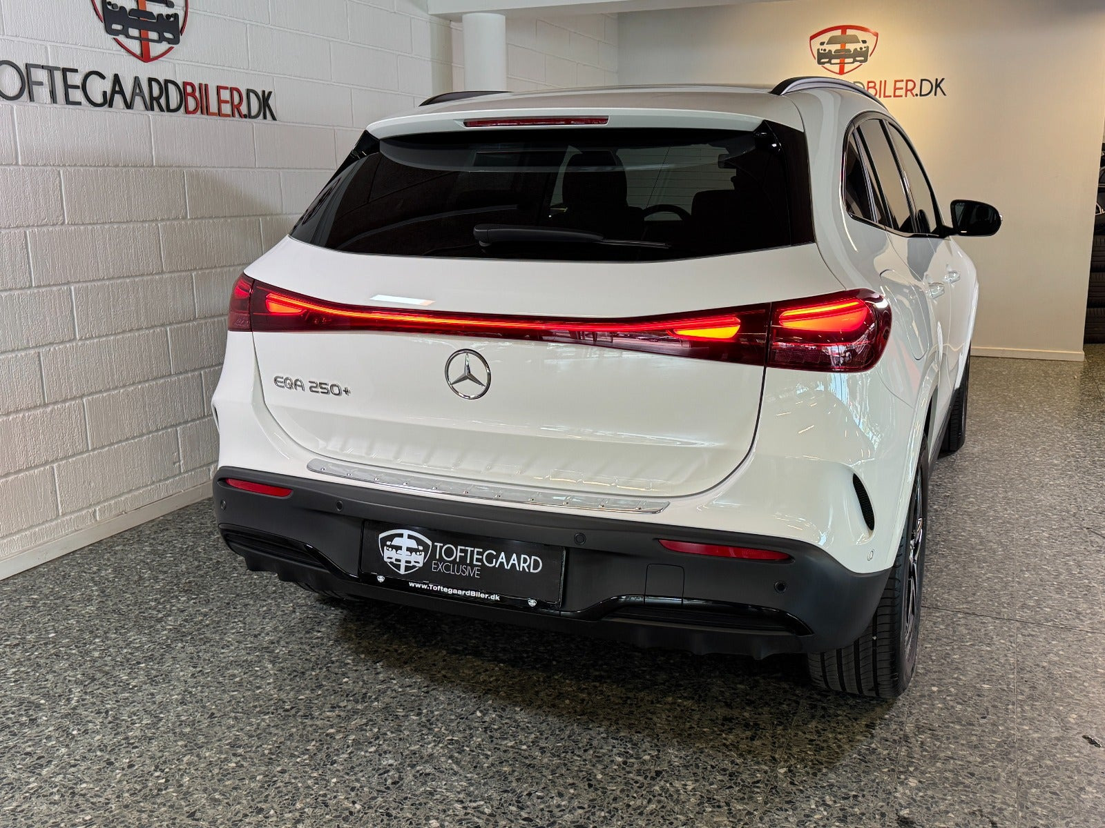 Hvid Mercedes EQA250+ fra 2025