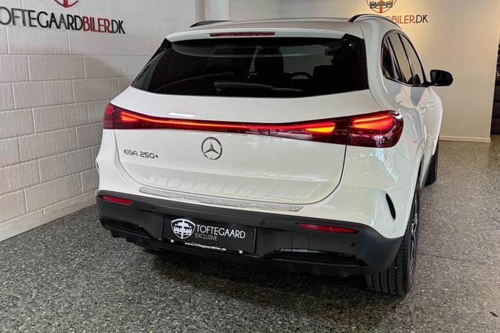 Hvid Mercedes EQA250+ fra 2025