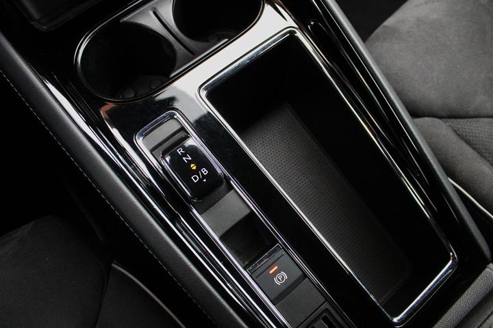 Grå Skoda Enyaq fra 2021