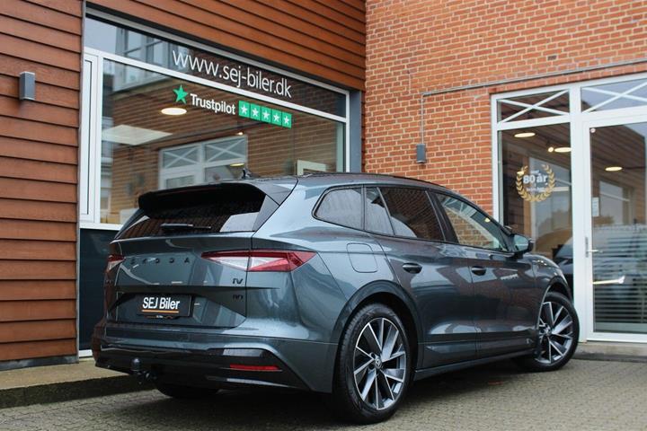 Grå Skoda Enyaq fra 2021
