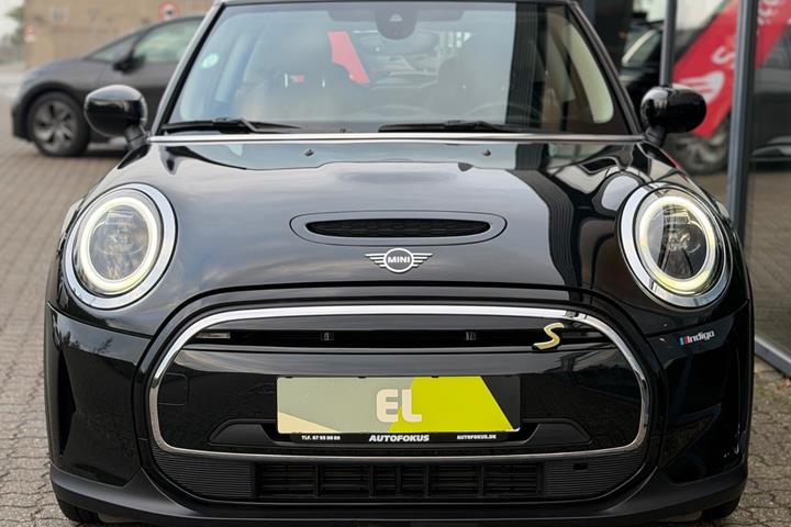Sort Mini Cooper SE fra 2023