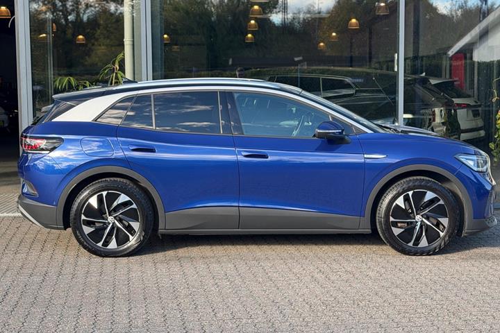 Blå VW ID.4 fra 2023