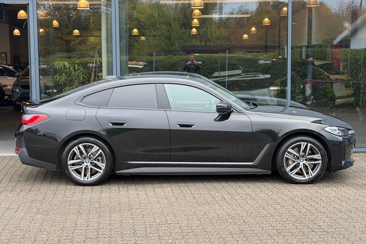 Sort BMW i4 fra 2022
