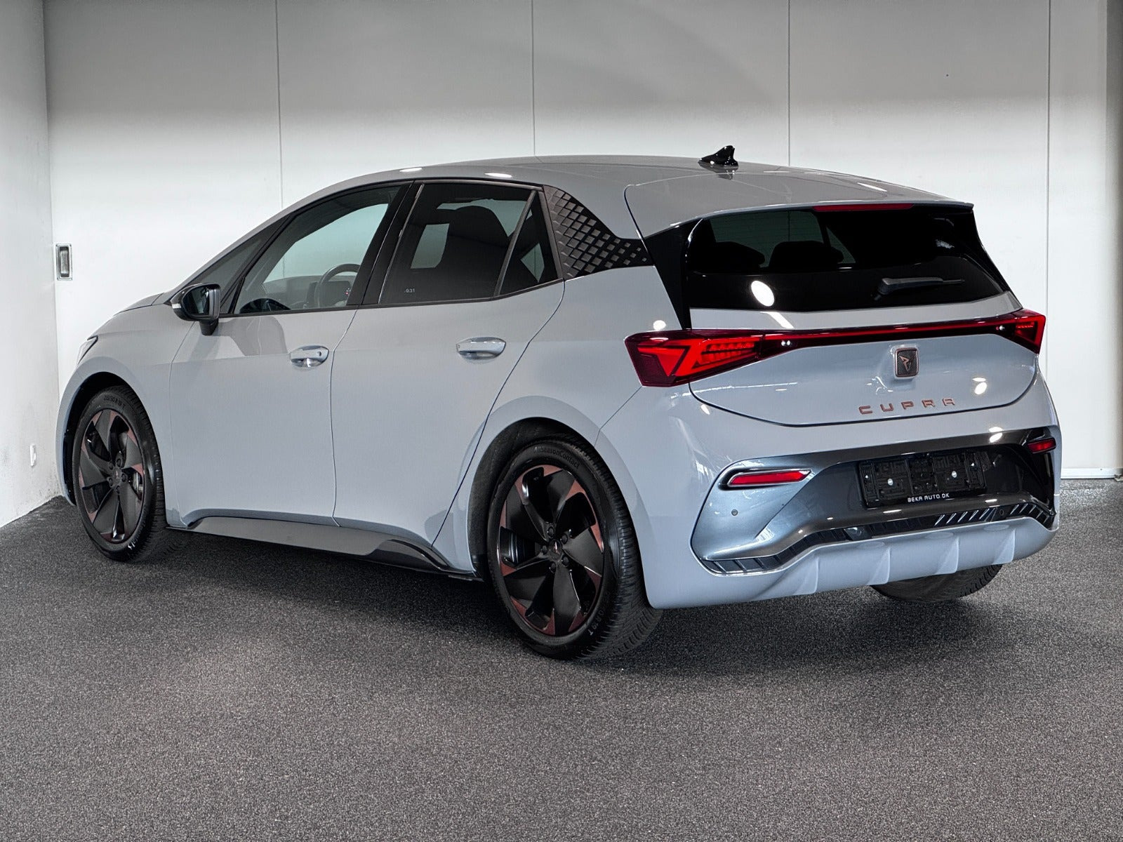 Grå Cupra Born fra 2024