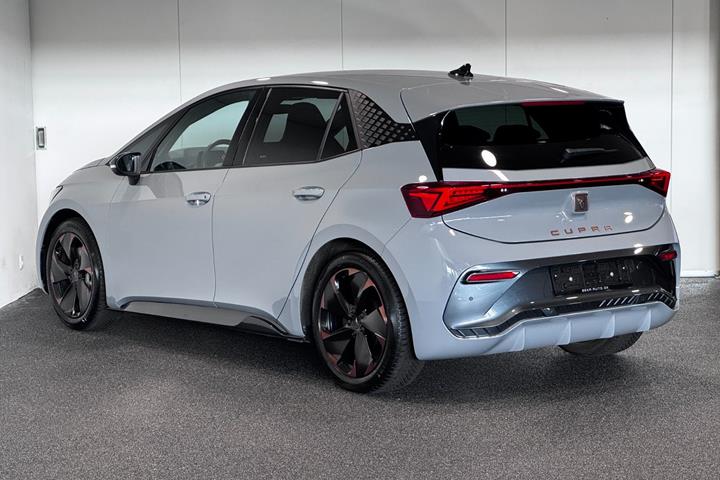 Grå Cupra Born fra 2024