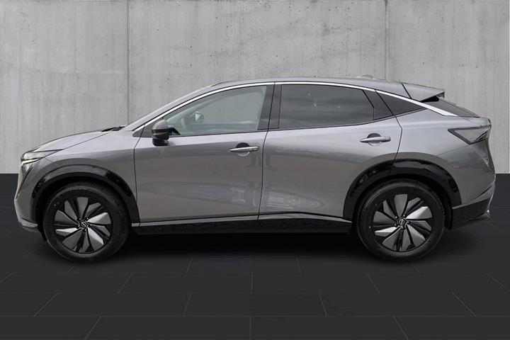 Grå Nissan Ariya fra 2026