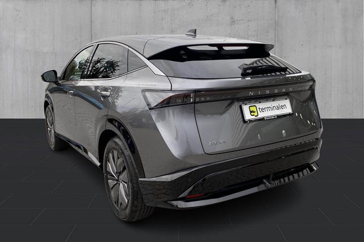 Grå Nissan Ariya fra 2026